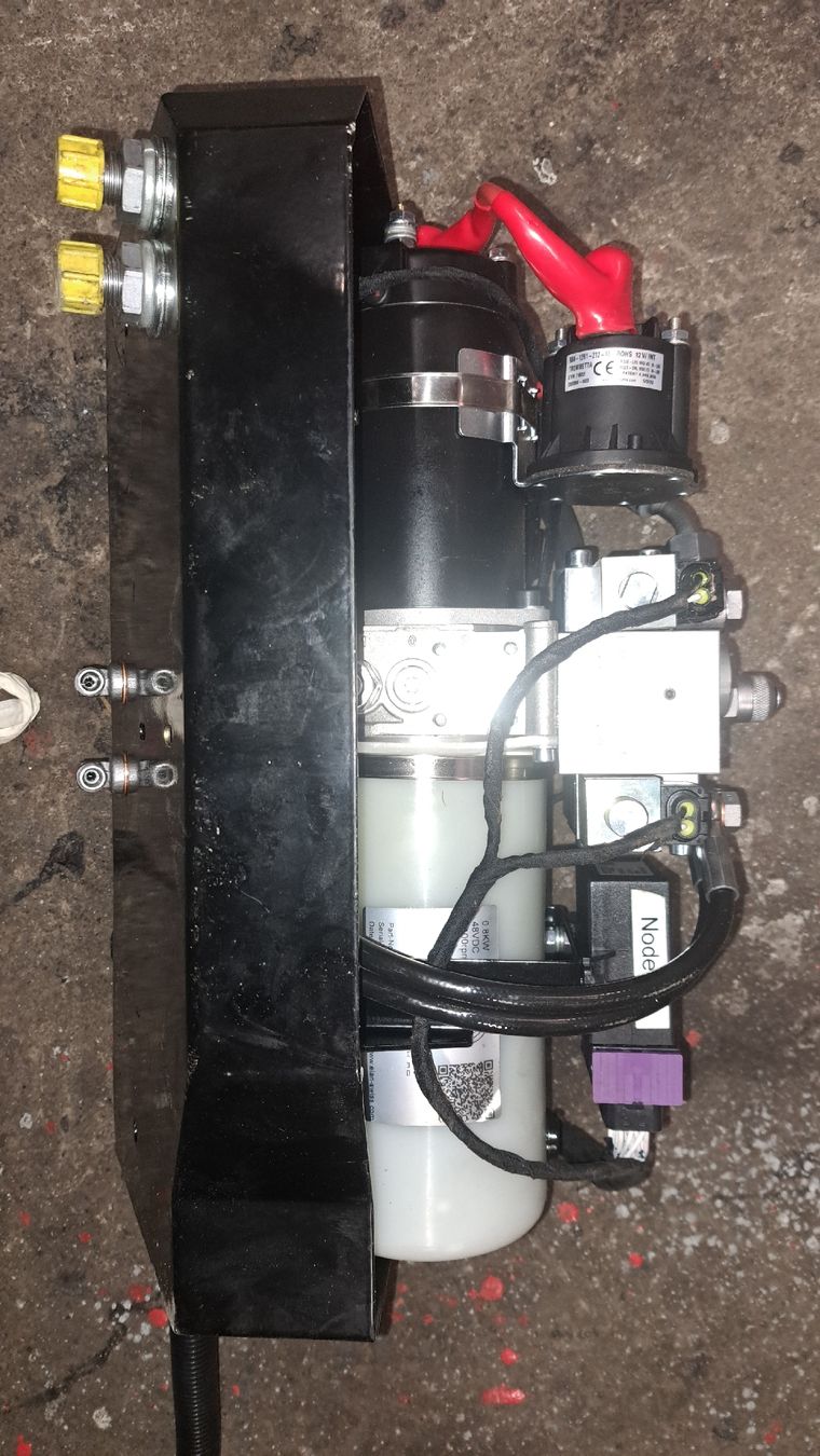 Tutte le macchine: Elektrohydraulikaggregat – Usato da Röthenbach Herzogenbuchsee venduto da Tina480 1