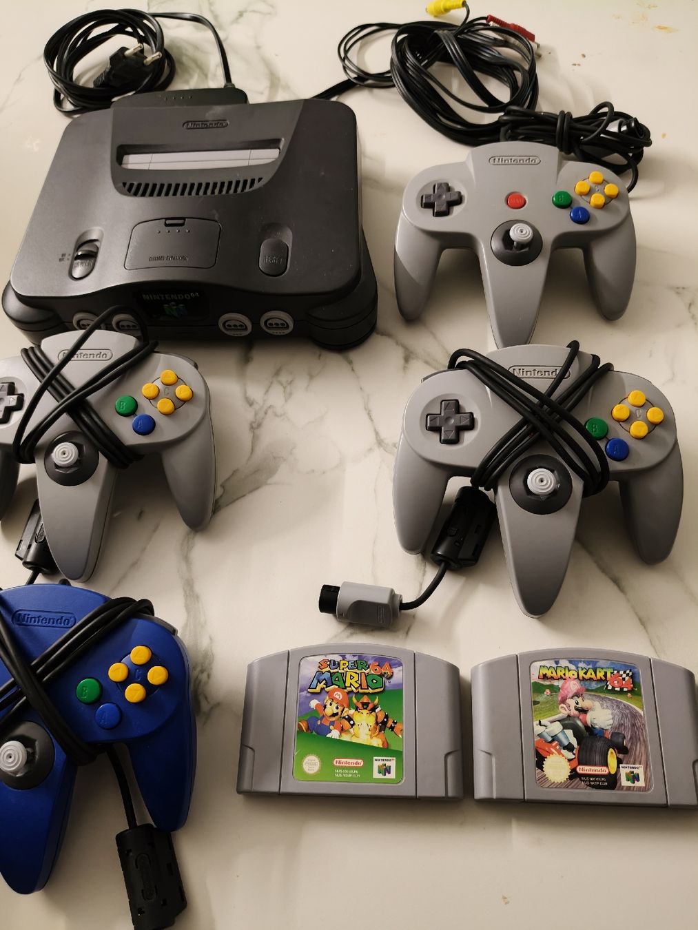 Nintendo Konsolen: Nintendo 64 Konsole mit 4 Controller und 2 Spiele TOP – Gebraucht aus Oensingen von ece_8k7q 2