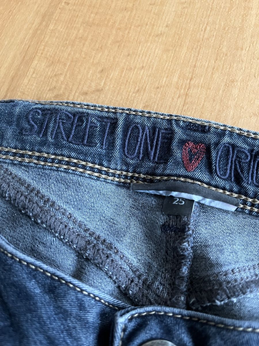 Jeans: Damen Jeans – Gebraucht aus Kirchberg SG von MB409_4x4 1