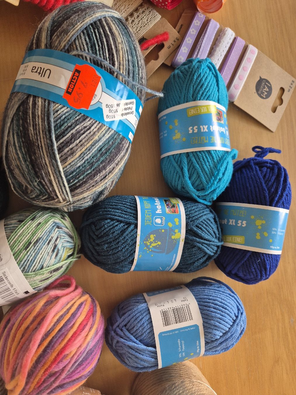 Kit bricolage: Handarbeitsmaterial, Wolle, Garn, Bändchen... – Usato da Herzogenbuchsee venduto da herzchae 3