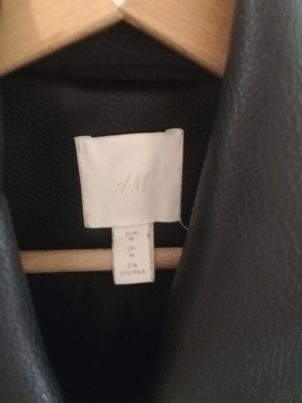 H&M Giacche: Faux Leather Oversized Black Biker Jacket from H&M – Nuovo (secondo la descrizione) da Genève venduto da ana_rocha 2