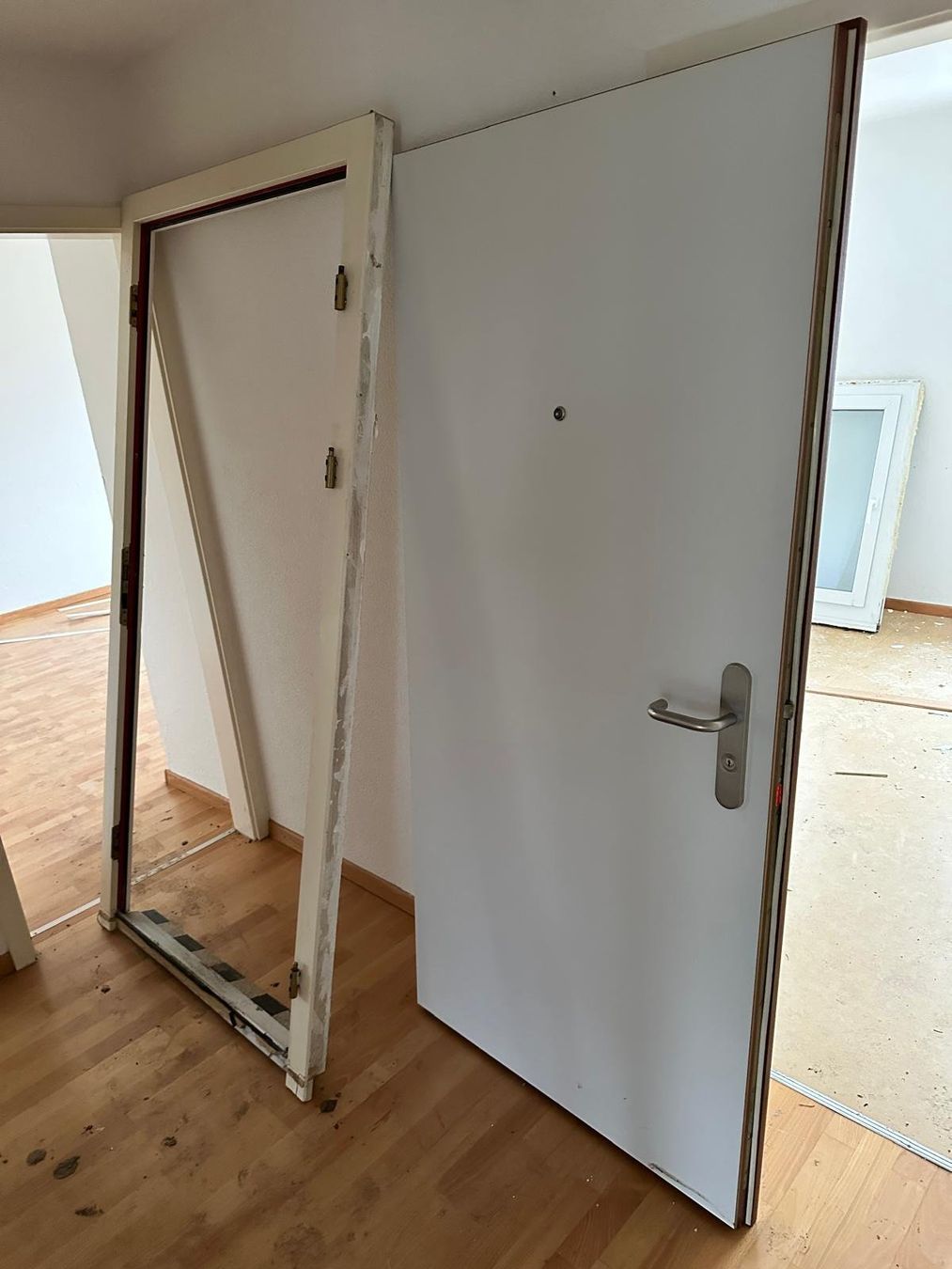 Porte: Sicherheitstür mit Rahmen – Usato da Spreitenbach venduto da Space_X 1
