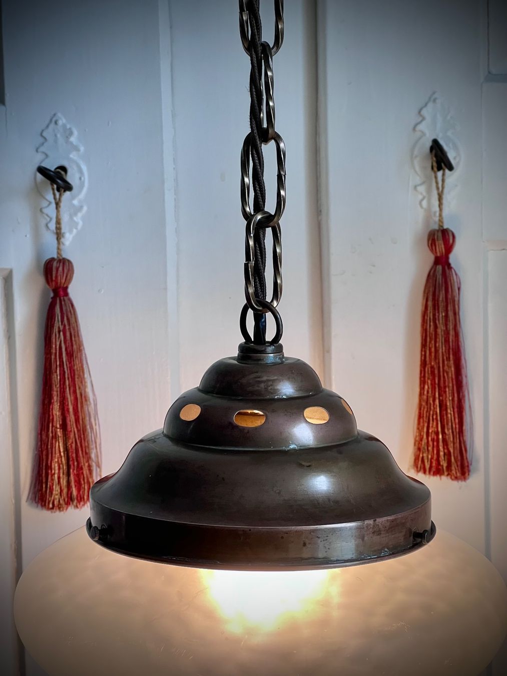 Lampadari & plafoniere: Jugendstil Hängeleuchte, mattes Glas, Messing, ca. 1900 – Usato da Männedorf venduto da MrAnderson 8