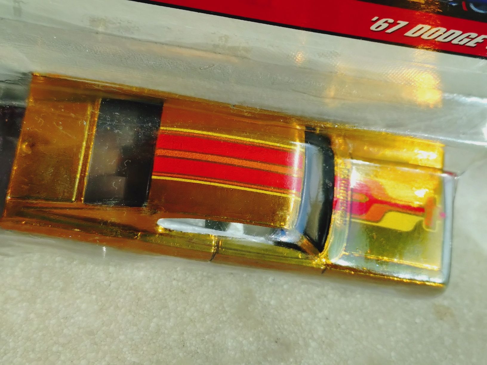 Hot Wheels Modellini d'auto: Hot Wheels Classics Dodge Charger Gold Limited Edition – Nuovo e nell'imballaggio originale da Zürich venduto da DiecastDude 1