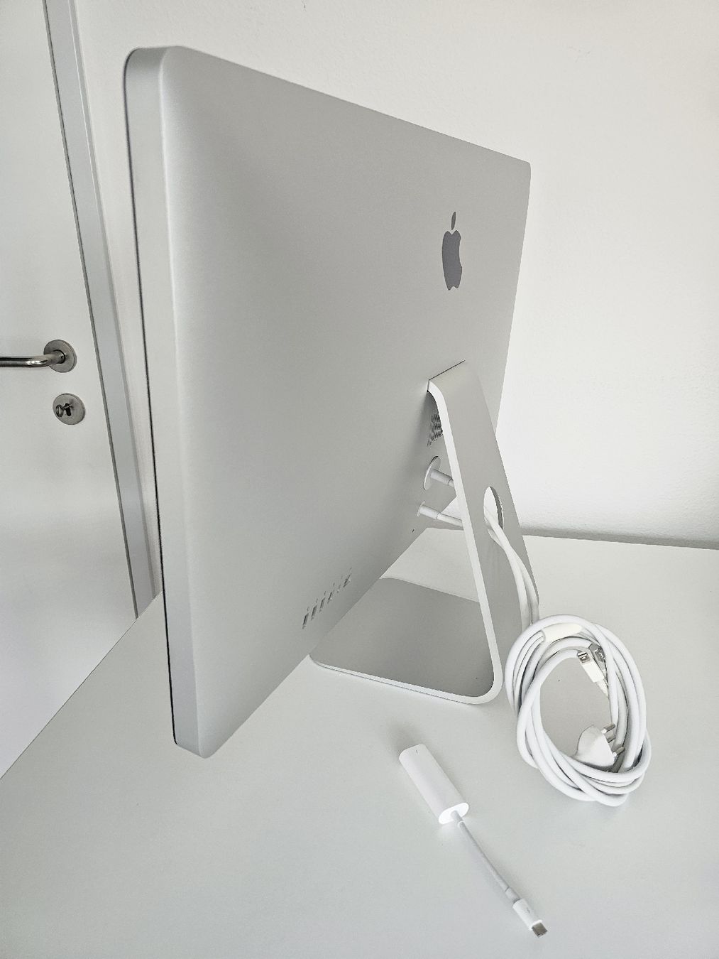 Apple Thunderbolt Display 27” A1407 – 2560×1440 Retina IPS (Neu