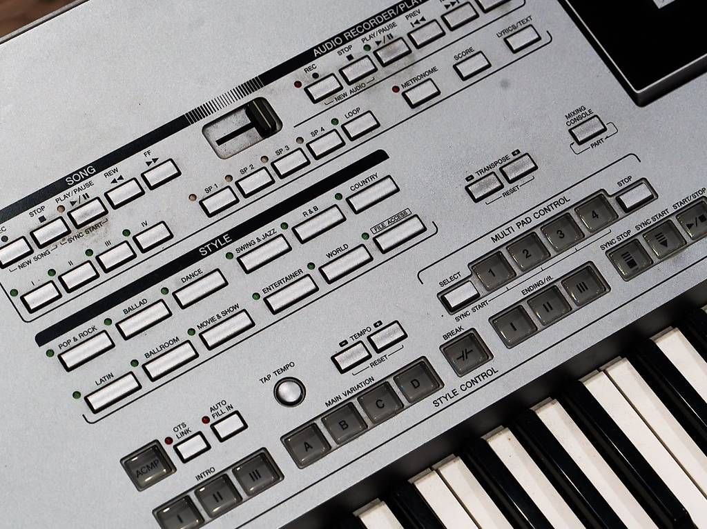 Strumenti musicali: Yamaha Tyros 5 Digital Workstation  – Usato da Unterseen venduto da Panini56 1