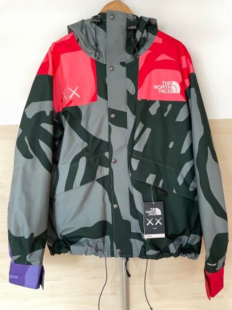 KAWS x The North Face Retro 1986 Mountain Jacket Large Green