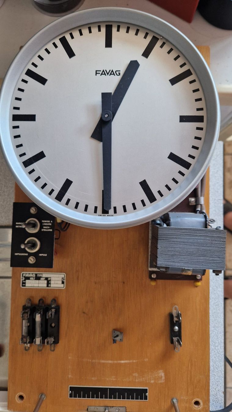 Orologi: FAVAG Industrie - Uhr – Difettoso da Sins venduto da 6330berno 2