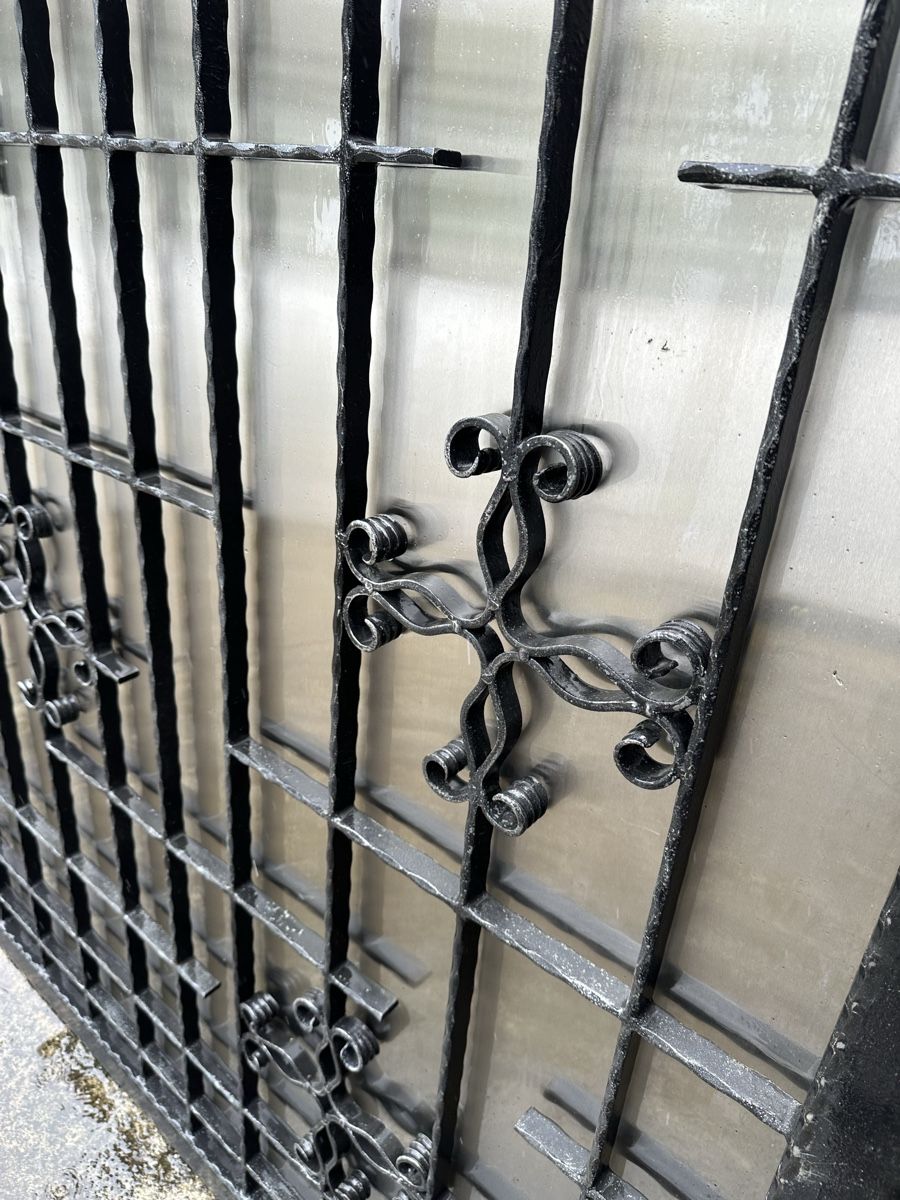 Grilles & Grillages: Eisentor Einfahrtstor Schmiedeisen – D'occasion à Villmergen par Bezdupe 3