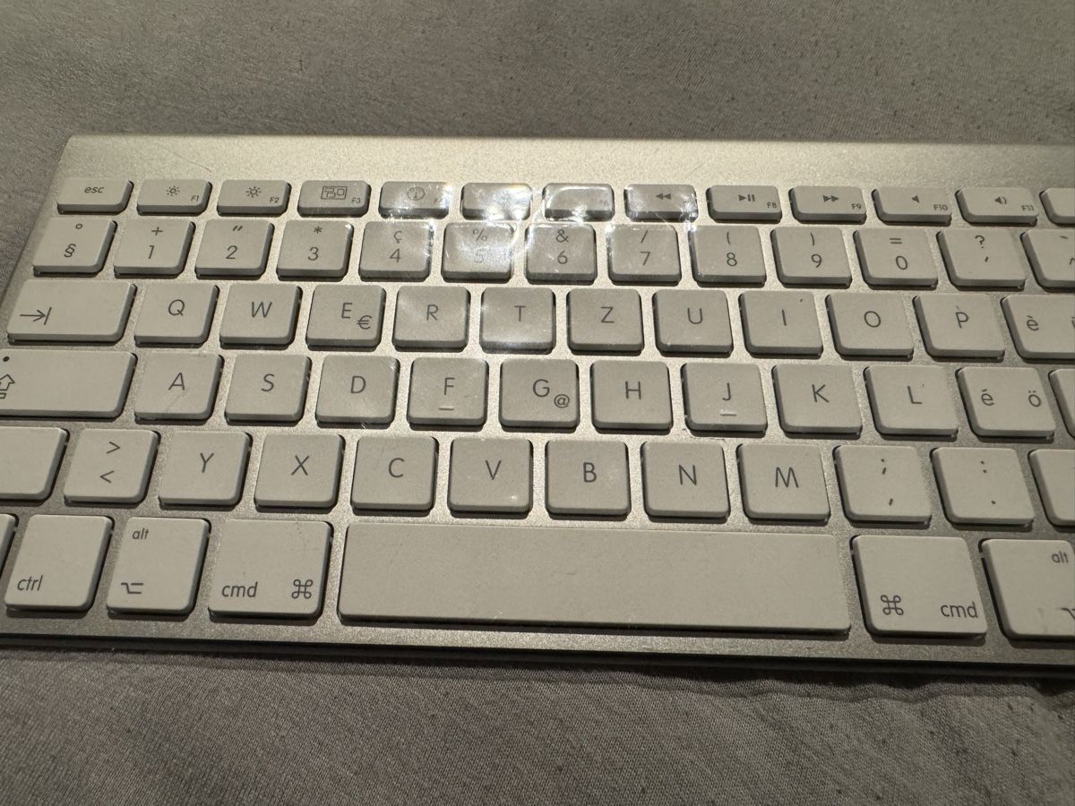 Apple Tastiere: Apple Tastatur  – Nuovo e nell'imballaggio originale da Adliswil venduto da Busys 2