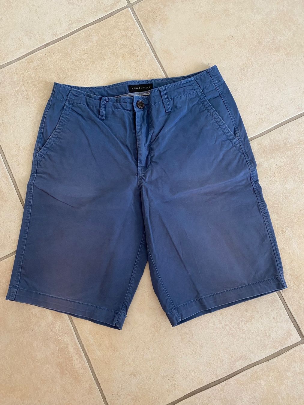 Hosen: Shorts dunkelblau Aeropostale 32 – Gebraucht aus Balsthal von Uroby