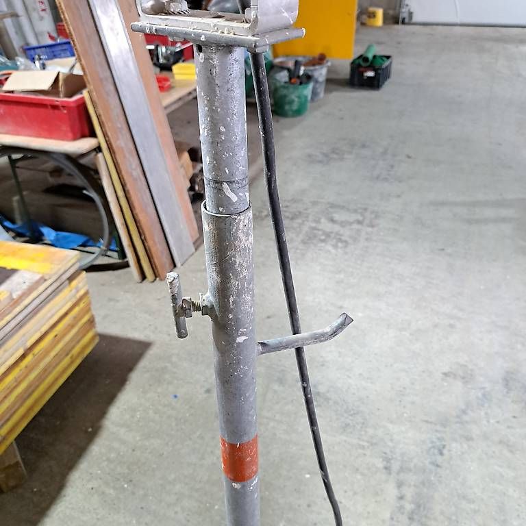 Altro in Decorazioni & Accessori: Bau Ständer Scheinwerfer – Usato da Niederwil SO venduto da Eldinel 3