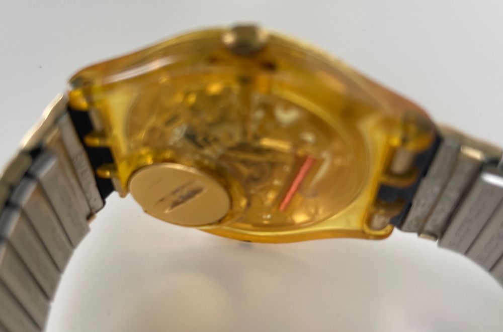Swatch Orologi: Swatch Golden Jelly Fish Damenuhr mit Strass Steinen – Nuovo (secondo la descrizione) da Horw venduto da KKS_Horw 1