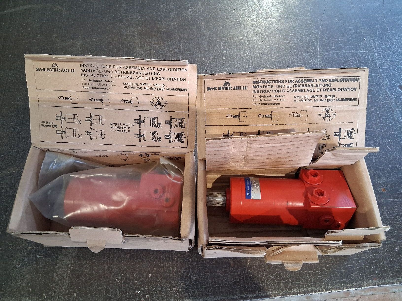 Motori: Zwei Hydromotoren NEU OVP – Nuovo e nell'imballaggio originale da Immensee venduto da for_fm7s