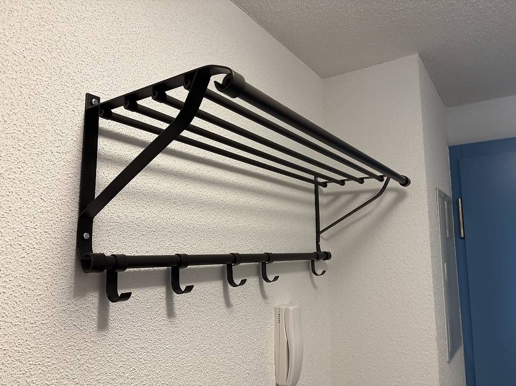Guardaroba: Porte-habits (vestiaire) – Usato da Fribourg venduto da Brosciuttofunghi