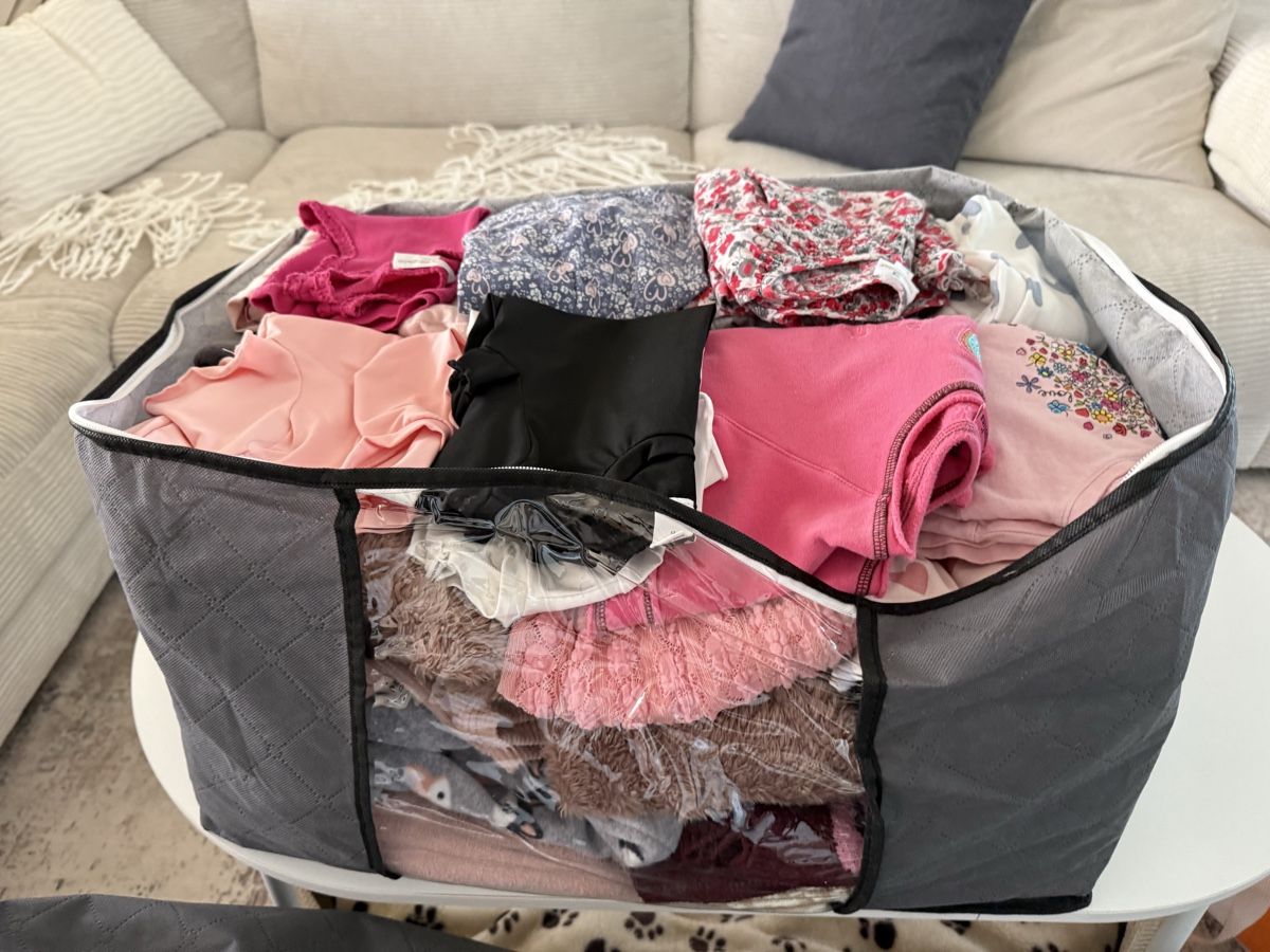 Kleiderpakete & -sets: Paket mit Mädchenkleider Gr.92/98 – Gebraucht aus Baar von LiliMM
