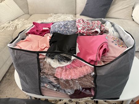 Paket mit Mädchenkleider Gr.92/98