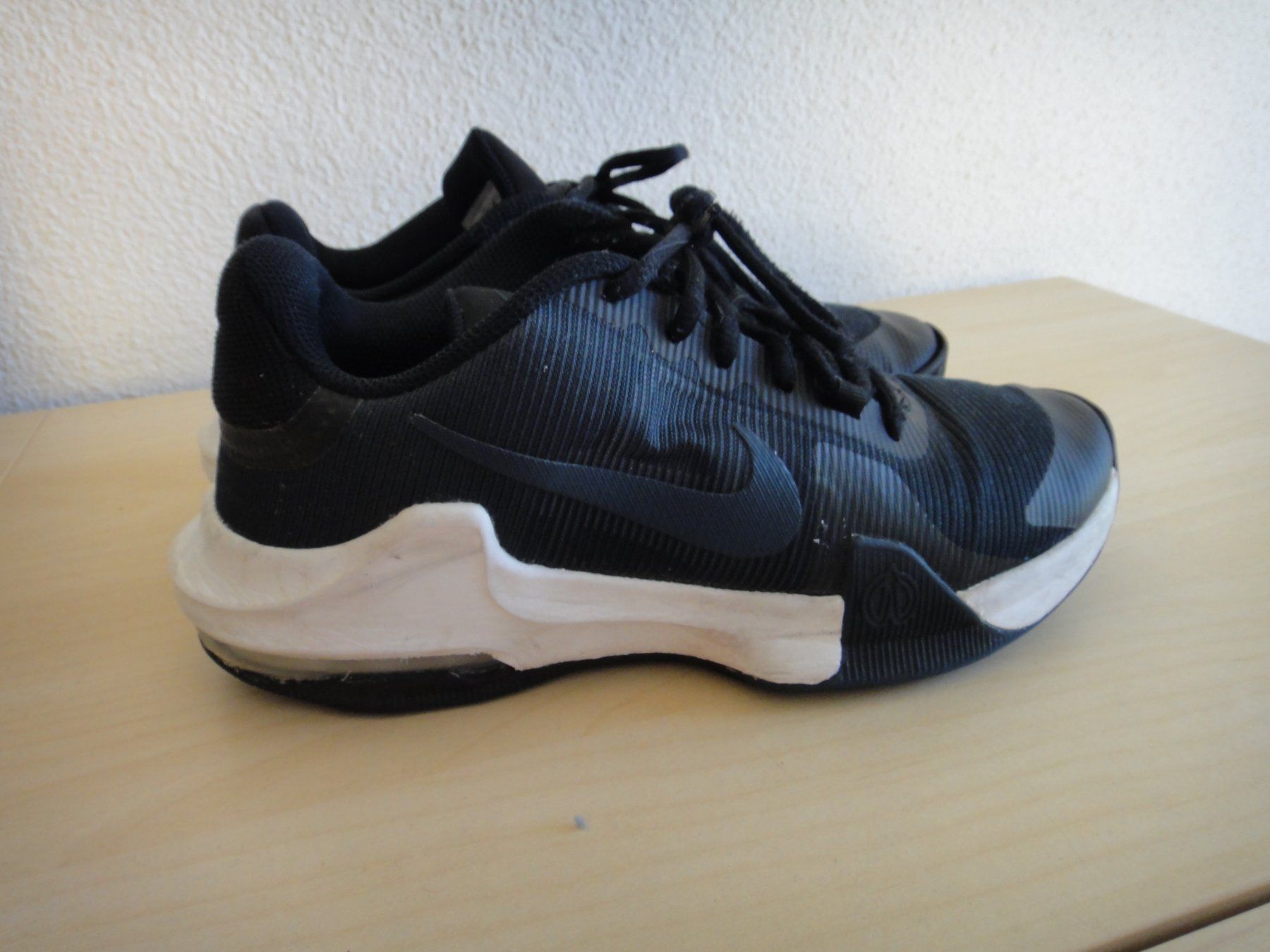 Nike Scarpe per ragazzi: Nike Air Max Sneaker Schuhe Turnschuhe Gr 40 Schwarz – Usato da Winterthur venduto da LemonTree5