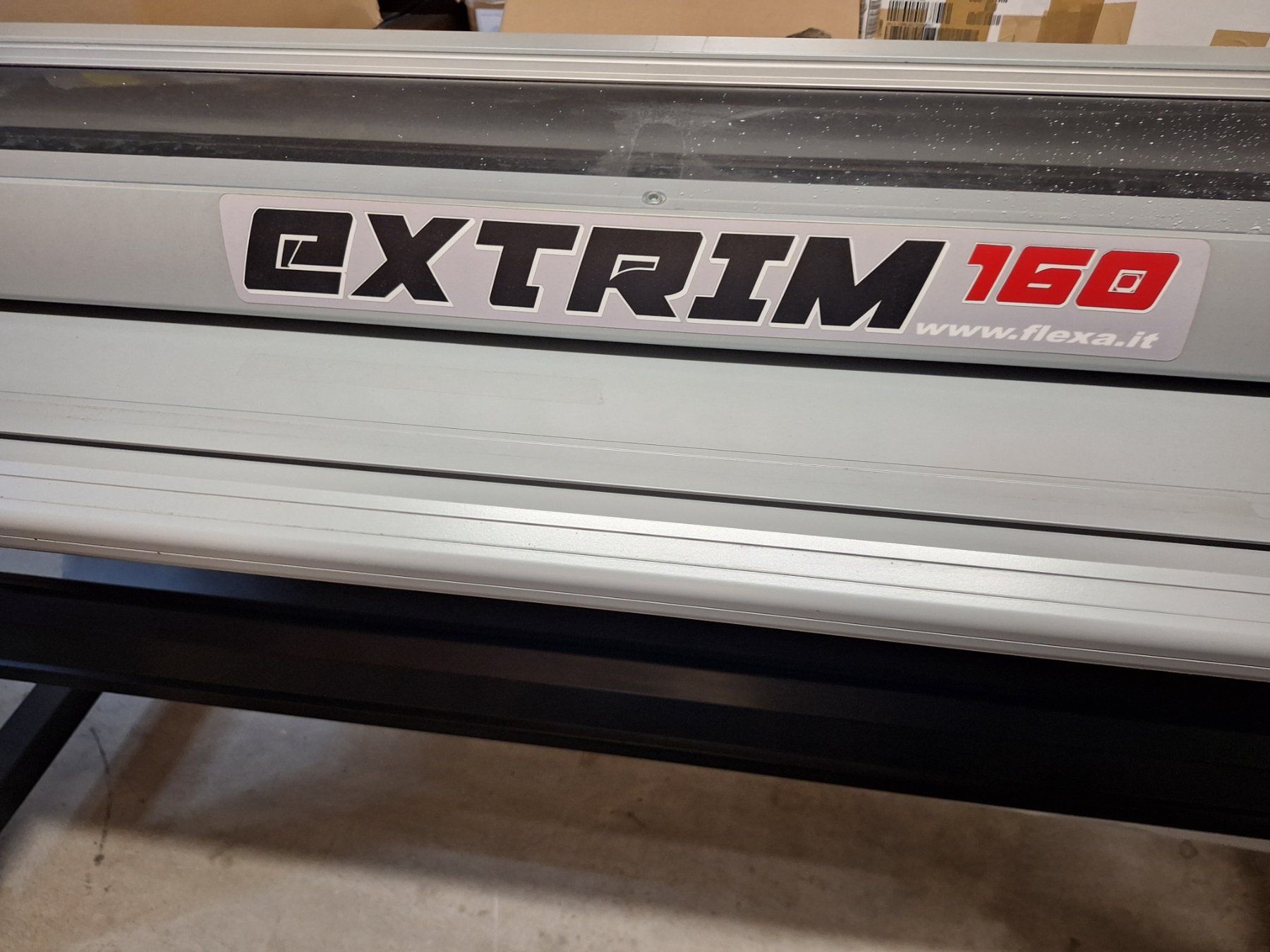 Tutte le macchine: Schneidemaschine FLEXA EXTRIM 160 (kein Plotter) – Usato da Zürich venduto da Dadele 1