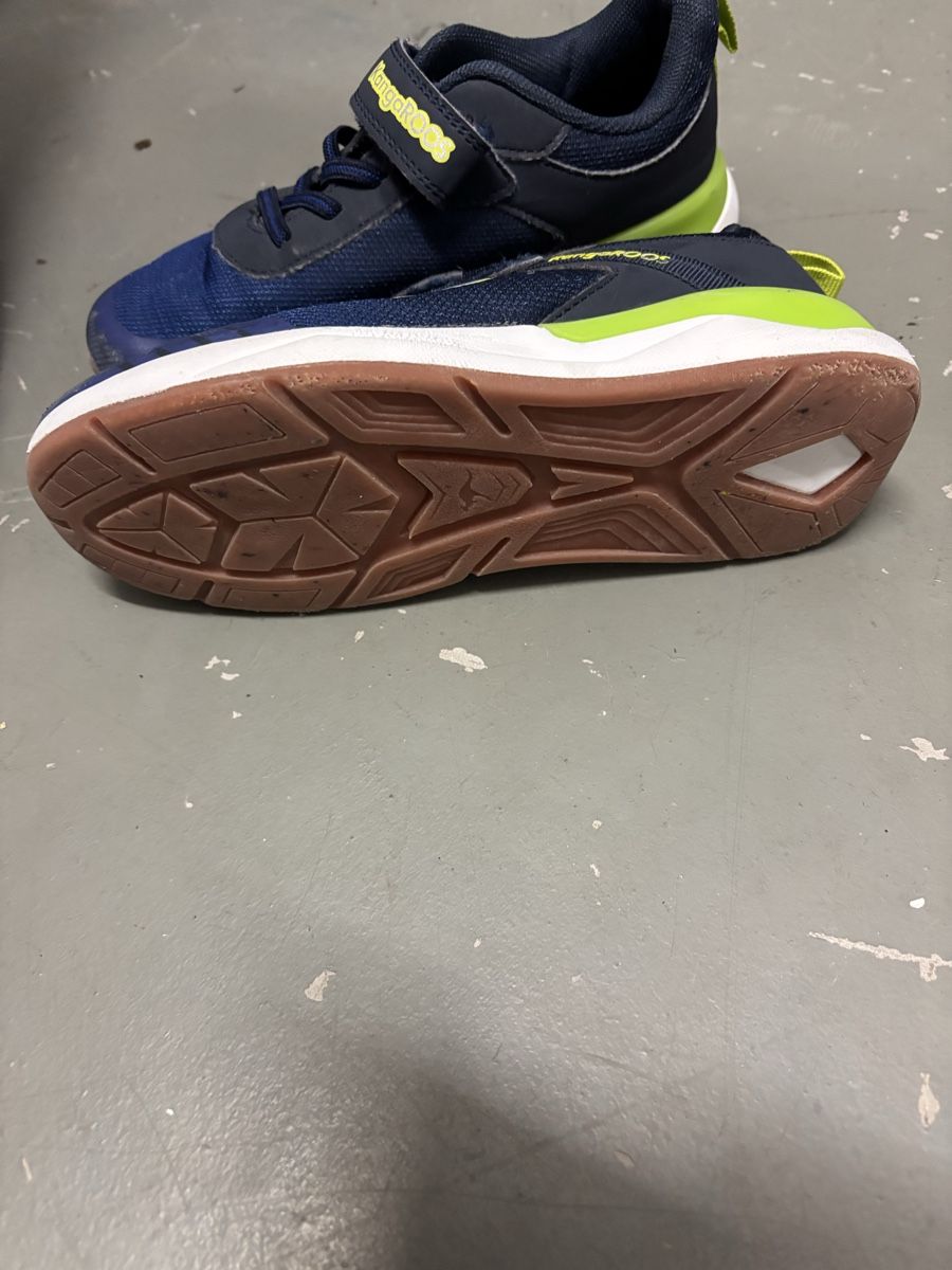 Chaussures garçon: Kangaroos Kinder Hallenschuhe – D'occasion à Wimmis par Soccerfanshop 2