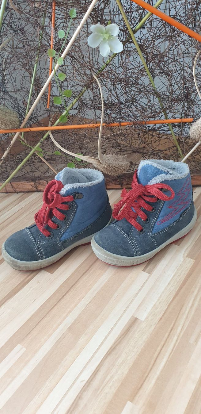 Superfit Scarpe per ragazzi: Winterschuhe Superfit Grösse 24 – Usato da Wila venduto da Melba85