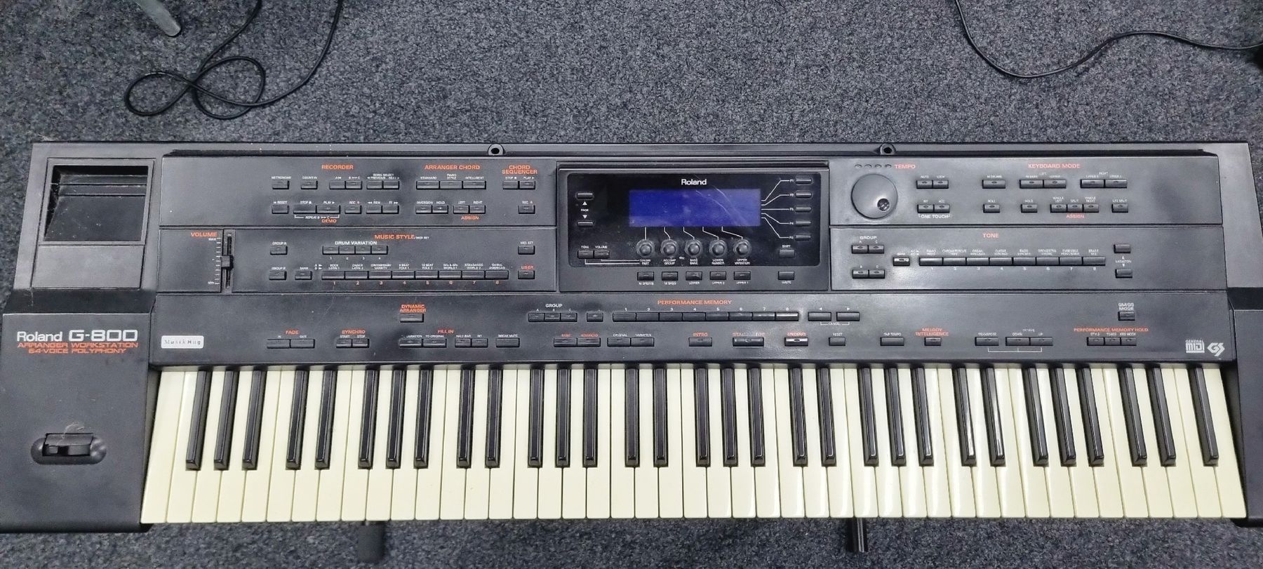 Roland Instruments de musique: Roland G-800 Arranger Keyboard - vintage – D'occasion à Solothurn par elja02