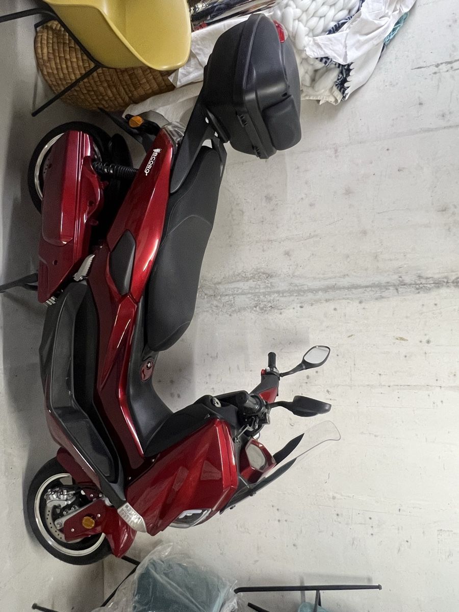 Strada: Elektro Töffli E-Roller Tecoro Tiger 200 Rot mit Top Case – Usato da Zürich venduto da Privat_13 1