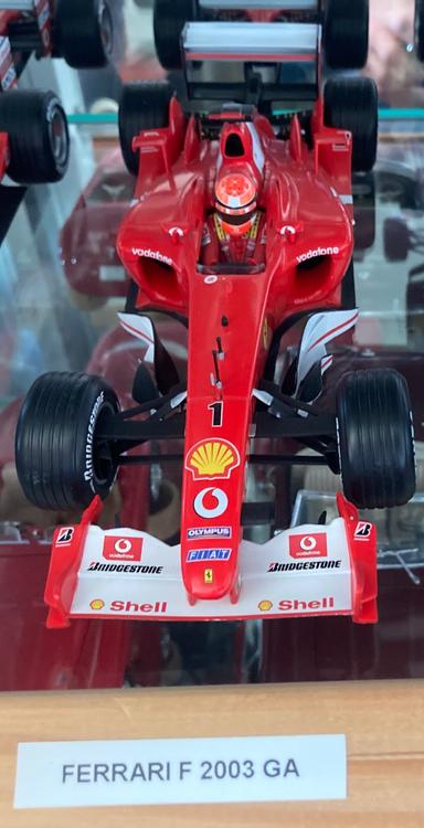 京商 64 SUZUKA LEGEND Ferrari F2003-GA