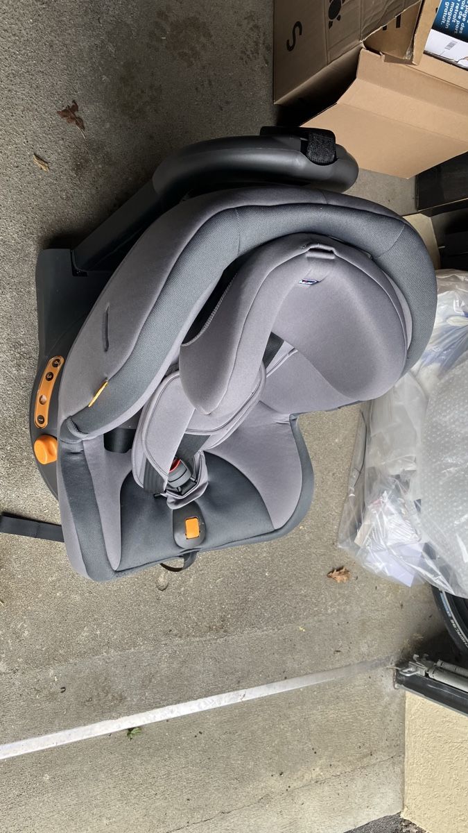 Chicco Auto-Kindersitze: Chicco around-u i-size à vendre – Gebraucht aus Tentlingen von la3mu3ll 1