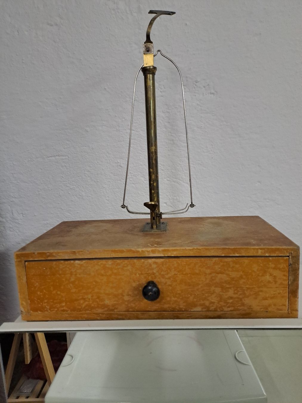 Alle Werkzeuge: Holzbox mit Messing-Instrument – Gebraucht aus Zürich von Schoebi19
