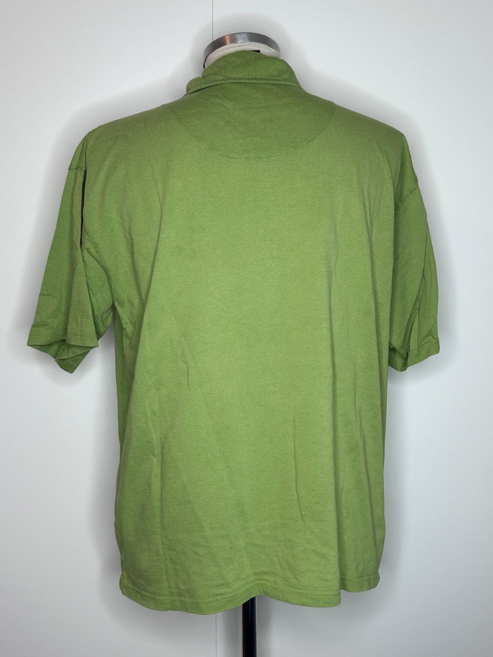 Carhartt T-shirts: iets frans Poloshirt – D'occasion à St. Gallen par look-twice 1