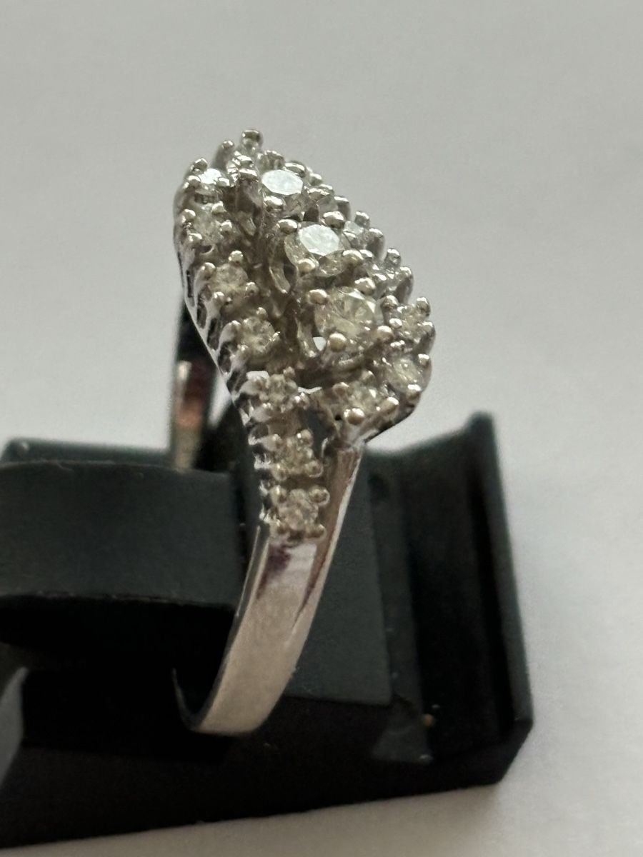 Ringe: Ring Weissgold / Diamanten 18 Karat – Gebraucht aus Langnau am Albis von flusspflege 4