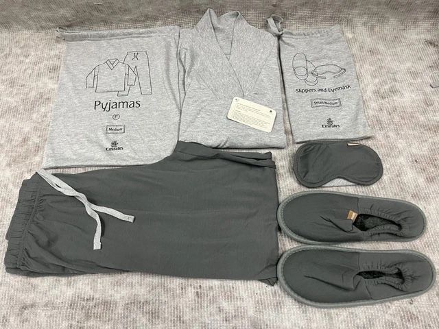 Pyjamas: Emirates First Class Schlafanzug Größe L – Neuf avec emballage d'origine à Wettingen par Jackson21