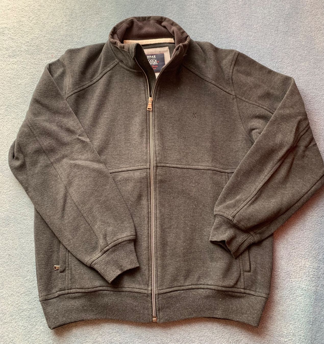 Brax Giacche: BRAX Strickjacke, Campus Rib, Grösse M, grau – Usato da Wiesendangen venduto da Babalegi