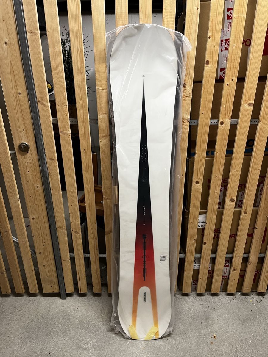Burton Board: Burton Custom 166 Wide Snowboard Neu – Nuovo e nell'imballaggio originale da Zürich venduto da idemehore