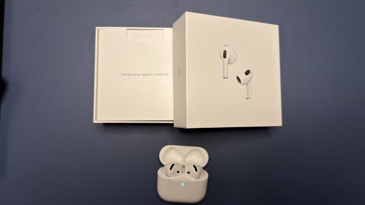 Apple Cuffie: AirPods (3rd Generation, NC) – Usato da Zürich venduto da pulphead