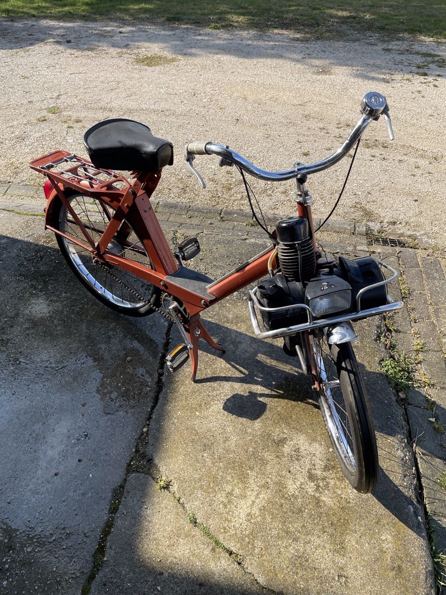 Solex Ciclomotori: Vélo Solex plus pièces – Usato da Chesalles sur Oron venduto da cajealti 1