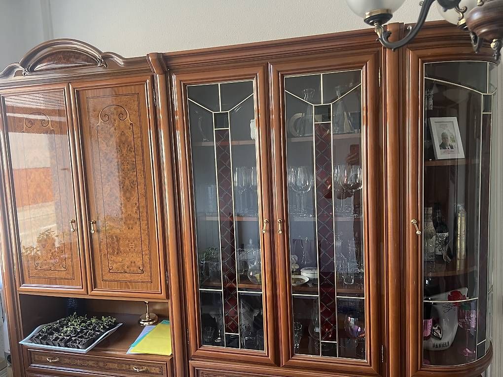Vetrine: Wunderschöne Vitrine Gratis – Usato da Laufenburg venduto da Bonbonantik