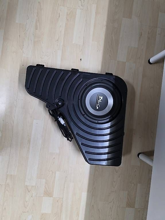 Alle Autoersatzteile: Mercedes v Classe subwoofer  – Gebraucht aus Wängi von Plt.design 5