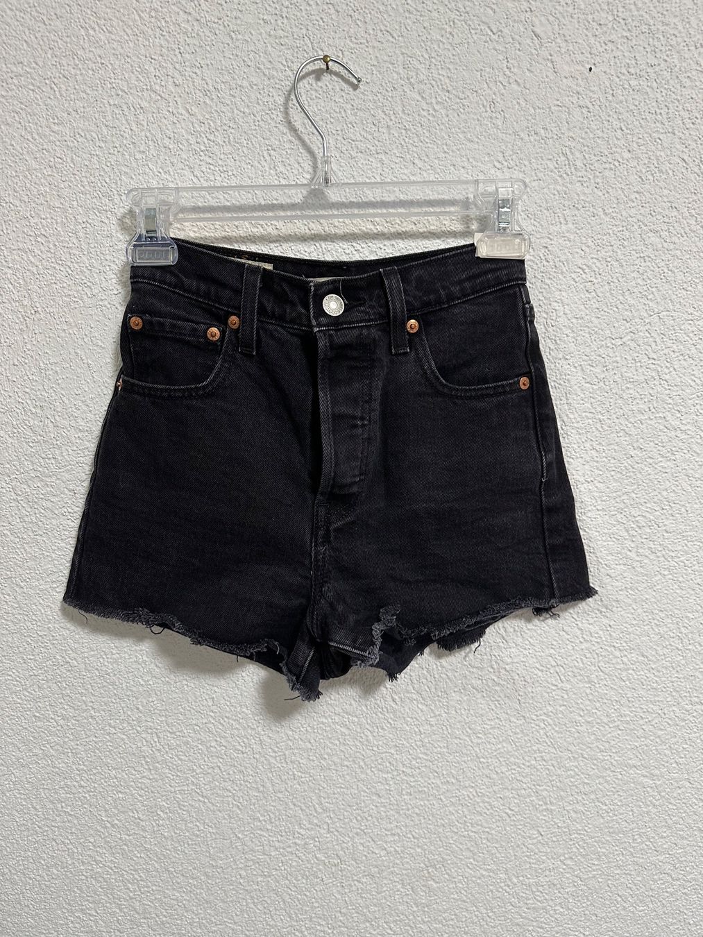 Levi's Jeans: Kurze Jeans Levi's – Usato da Rombach venduto da nu_be.14