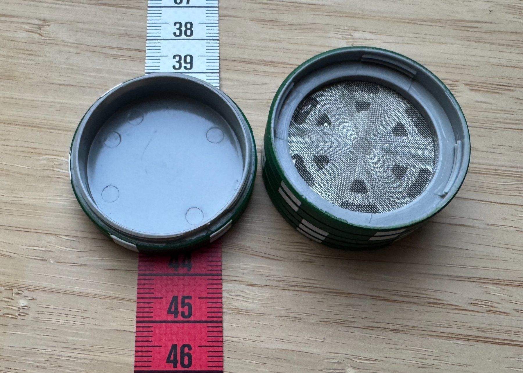 Tabacchi: grüner Pokerchips Grinder, green, Mühle – Nuovo e nell'imballaggio originale da Winterthur venduto da YaV 3