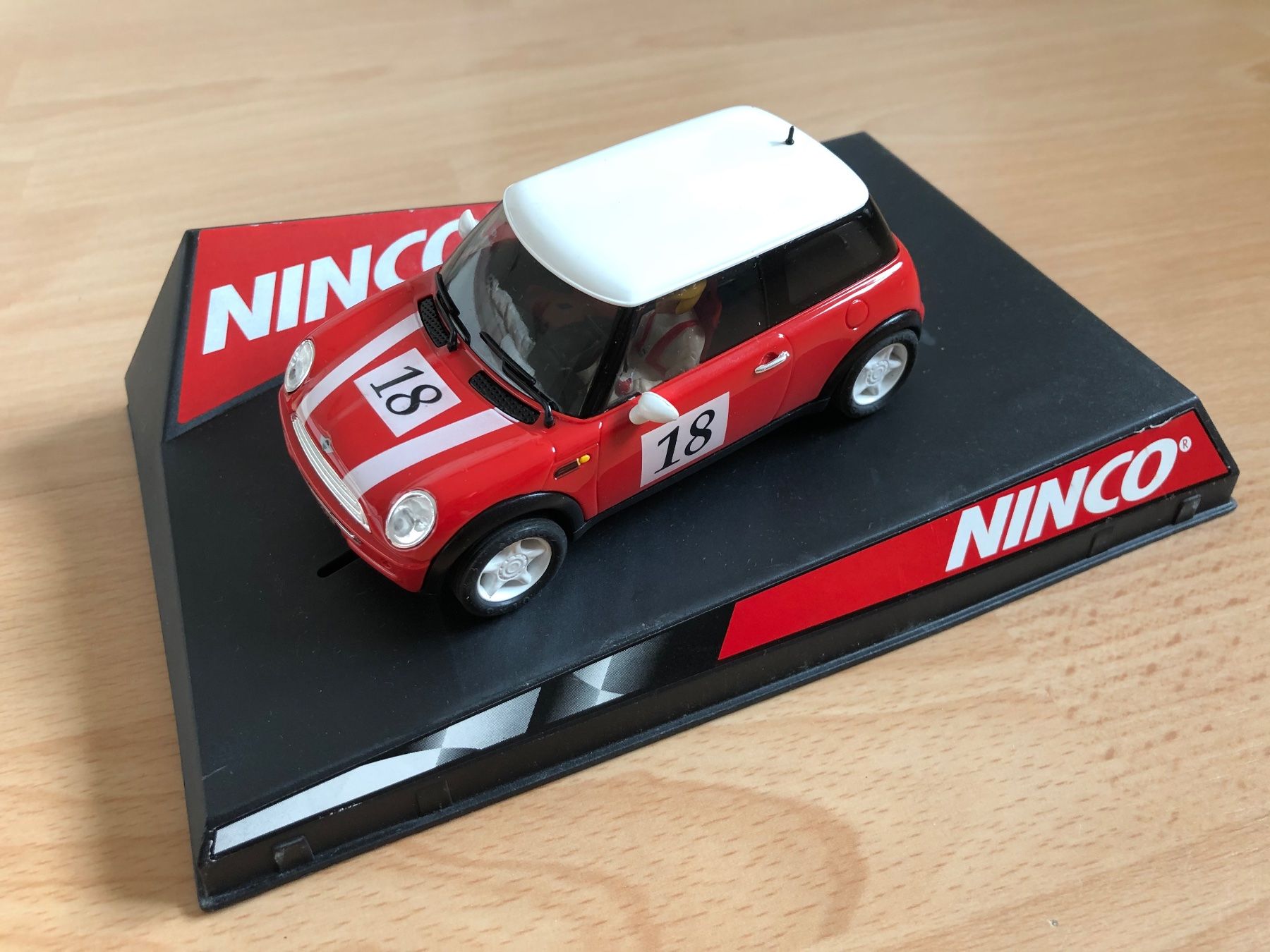 Circuits: Mini Cooper red Nr. 18 für Autorennbahn – D'occasion à Dübendorf par Charlie03