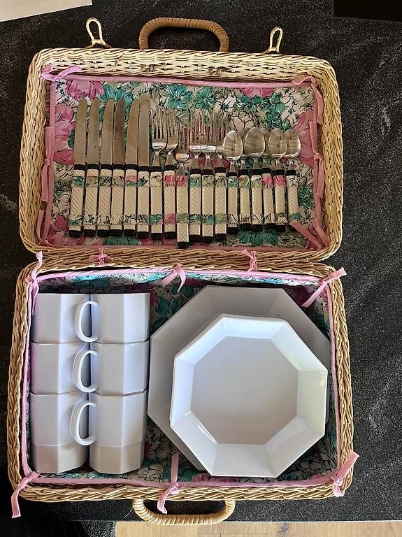 Sonstiges für Haushalt & Wohnen: Vintage Picknickkorb / Campinggeschirr – Gebraucht aus Wenslingen von Corrinella 1