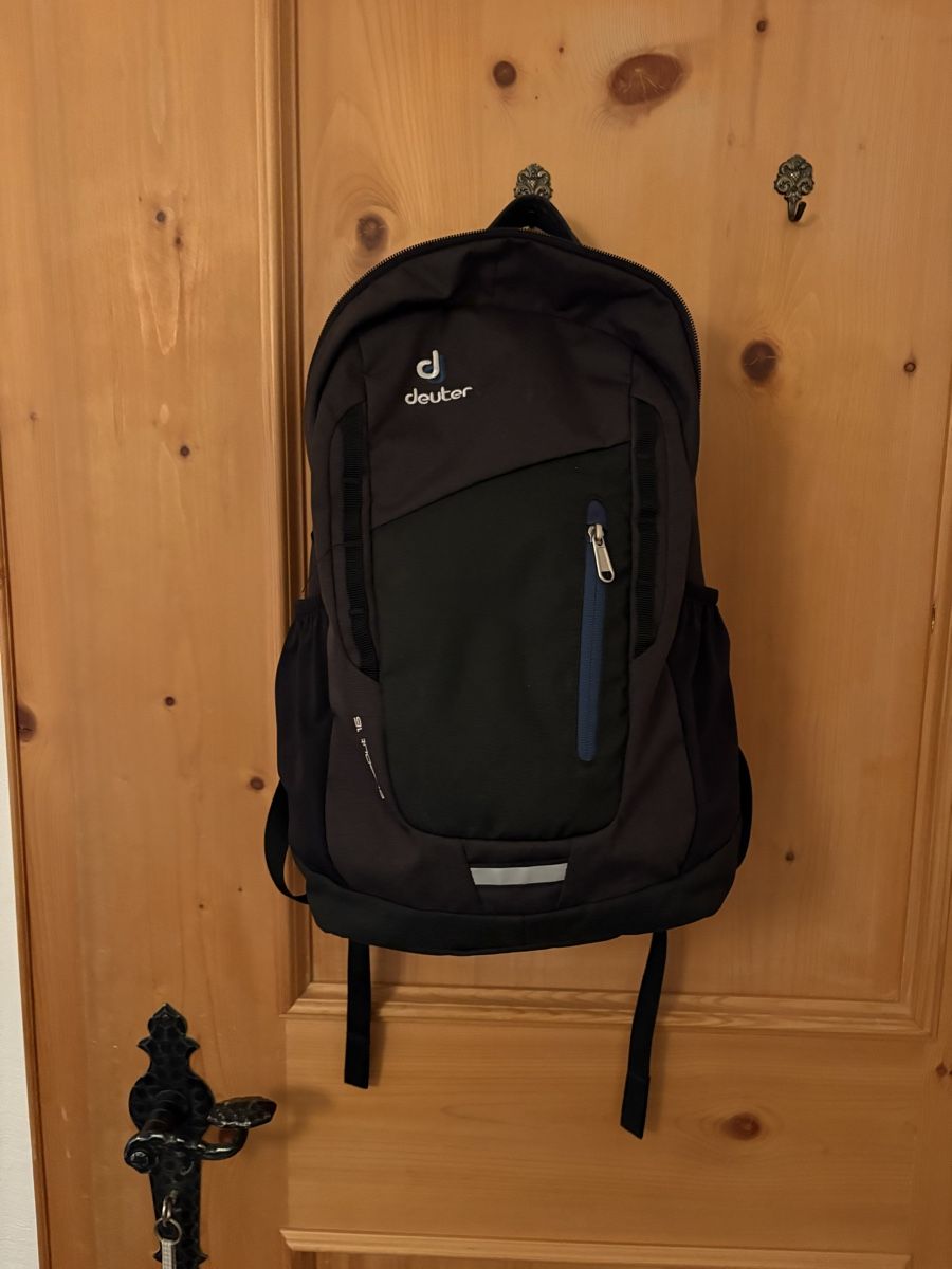 Deuter Zaini: Deuter StepOut 16 Black Backpack – Usato da Pfäffikon SZ venduto da iva_9fnw 1