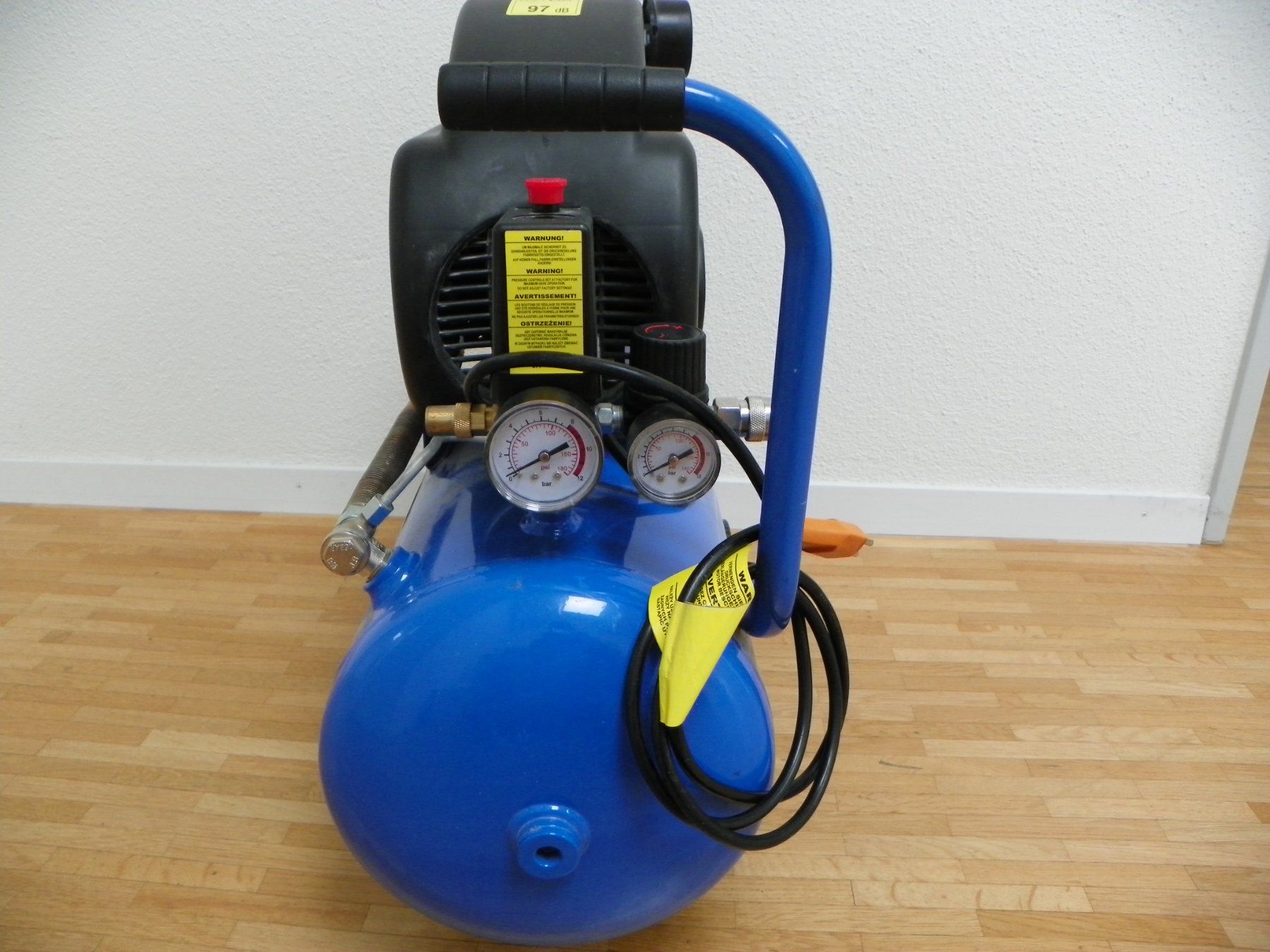 Compressori: Kompakt Kompressor mit 24L Tank – Usato da Kriens venduto da mel_r9w8 3
