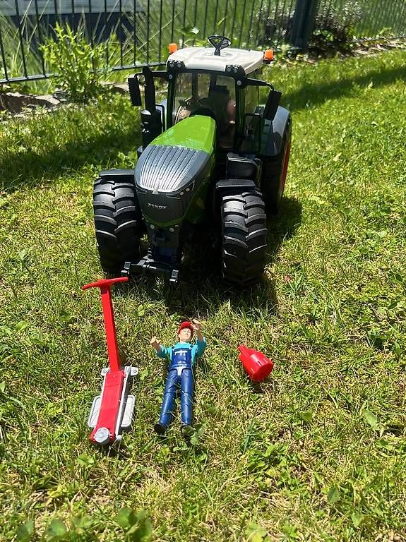 Trattori: Bruder Traktor Fendt1050 – Usato da Eschenbach SG venduto da Nadja0204 1