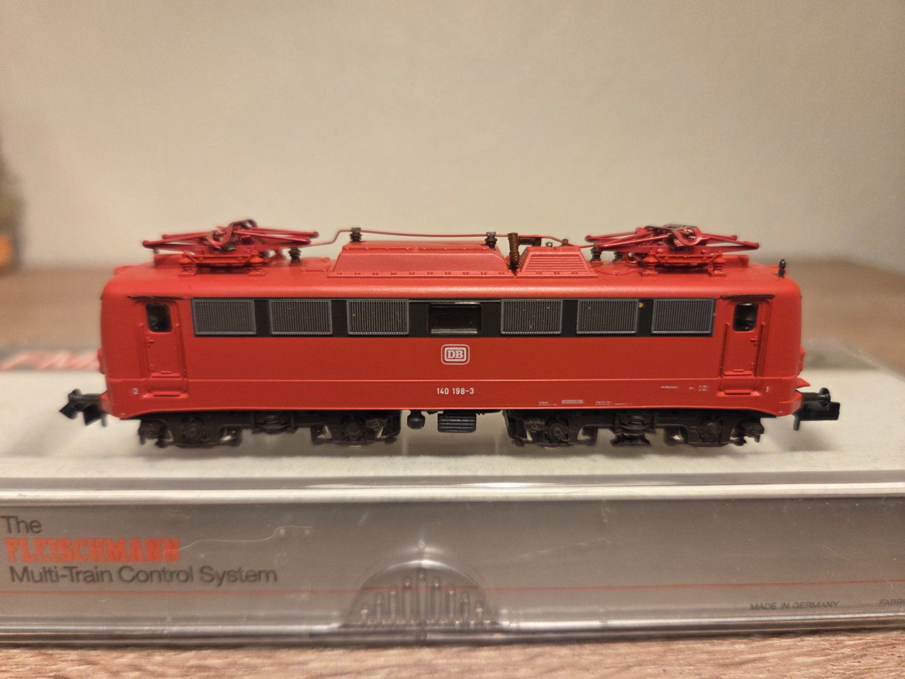 Fleischmann Modellini di ferrovie: Fleischmann N FMZ 67332 E-Lok BR 140 DB Digital – Usato da St-Aubin-Sauges venduto da Lo_Go 1