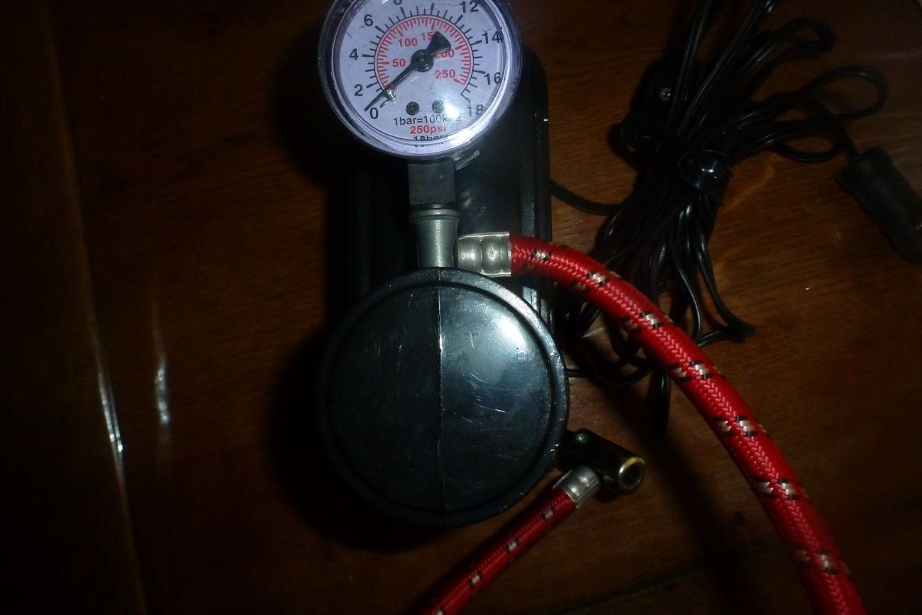 Kompressoren: Mini-Kompressor 12V, 14 bar Maximum Pump – Gebraucht aus Emmen von newcar4you 3