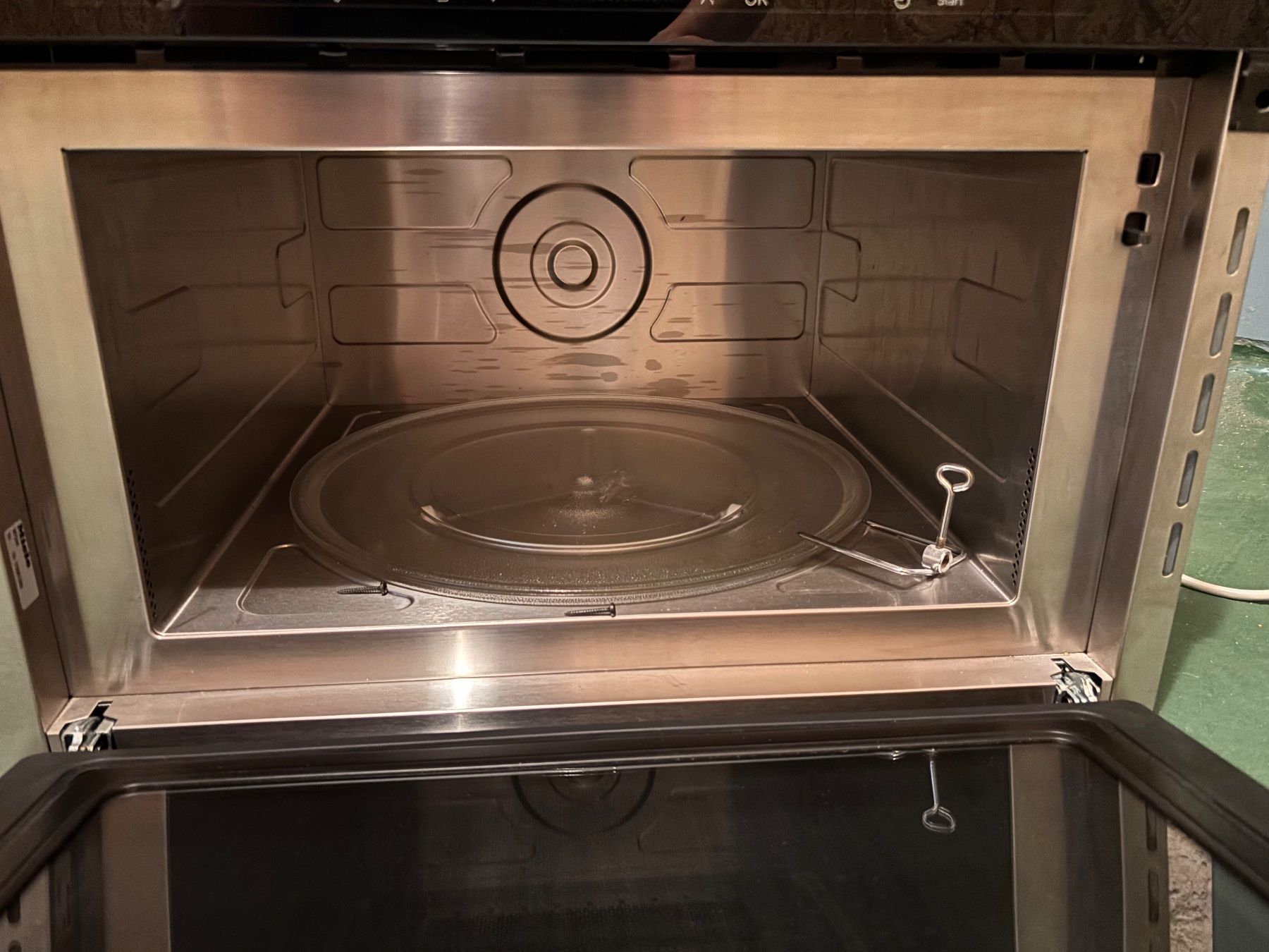Miele Backöfen: Four micro-ondes Miele – Gebraucht aus Biel/Bienne von Laurence123 1