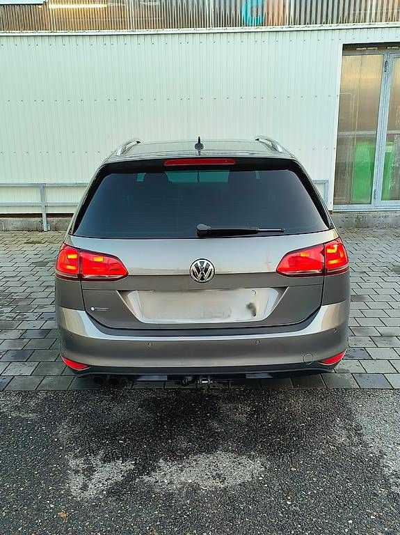 Automobili: VW Golf VII Variant 4Motion 2.0 TDI – Usato da Sins venduto da Tennis-Service-Sins 2